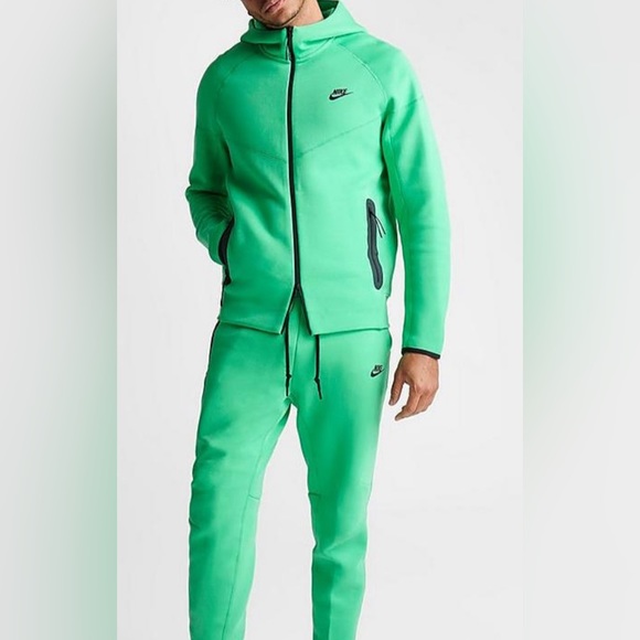 NWT NIKE TECH FLEECE - HOODY/JOGGERS (SETS)             [DM for Color/Size] - Picture 11 of 14
